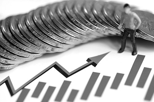 美联储或调整降息路径：经济放缓与通胀温和成关键因素